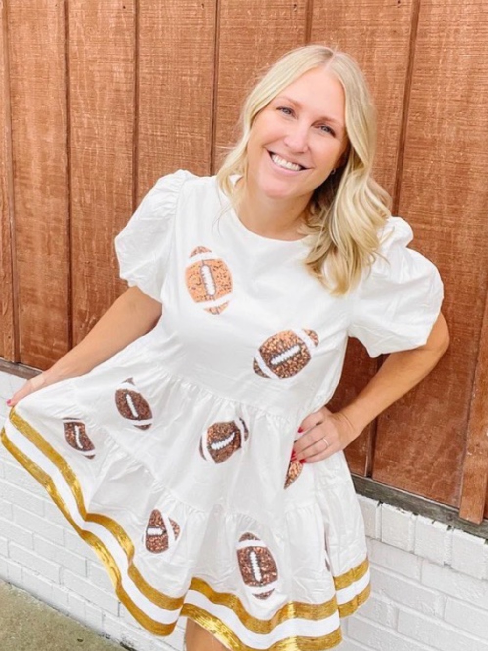 🆕 Peach Love California Mini Dress w Gold Trim & Brown Football Motif. L. NWOT🔥🏈